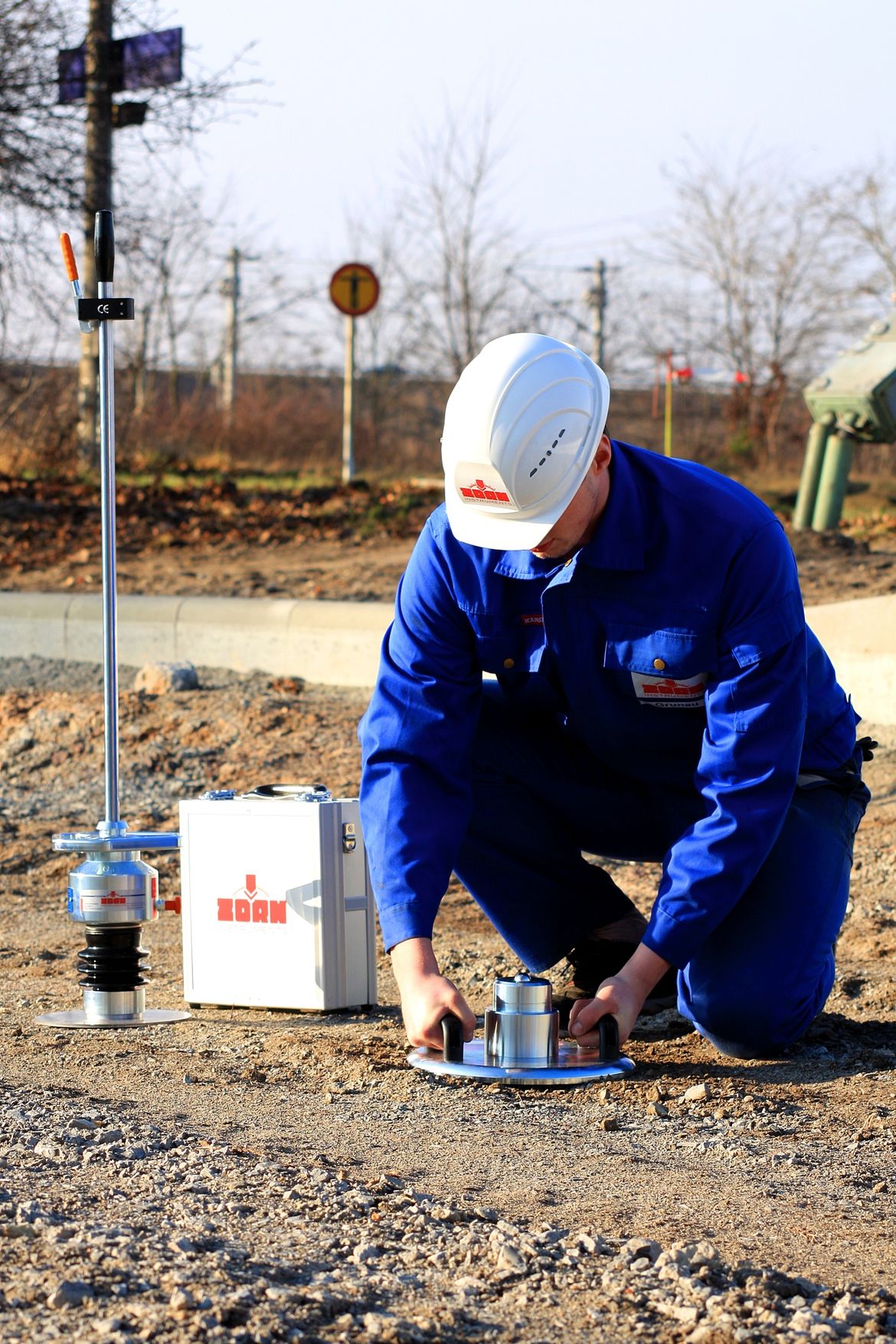 Динамический плотномер грунта дпг-1. Контроль качества уплотнения грунта. Уплотнитель для грунта. Плотномер динамический дпг-1. Уплотнение грунта пневмотрамбовками.