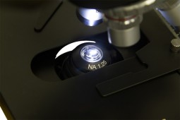 Микроскоп Levenhuk D740T